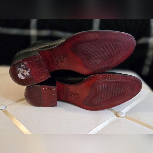 Leonardo Black Leather Ankle Boots with Vibrant Red Interior Leather Sole - Picture 7 of 9